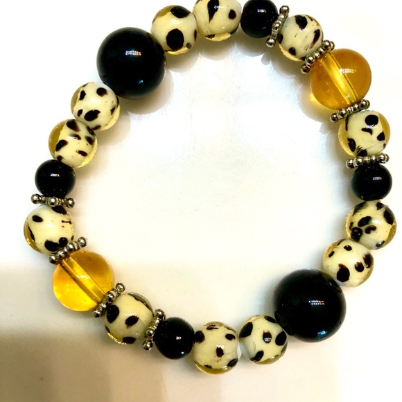 Leopard Bangle Bracelet - Picture 2 of 5